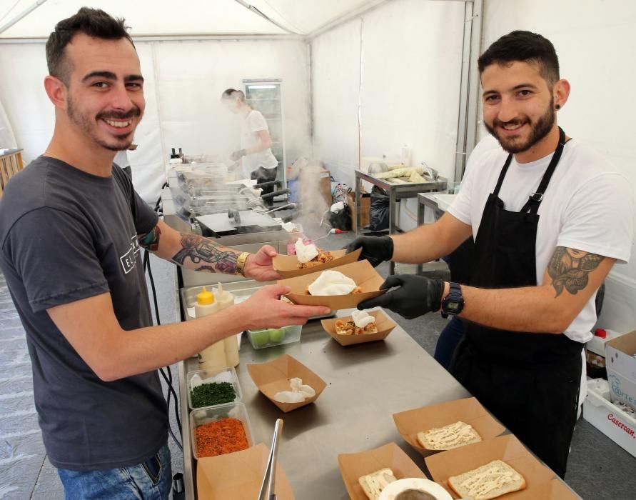 Las tapas de pescado reinan en Vigo en el marco del SeaFest. // Marta G. Brea