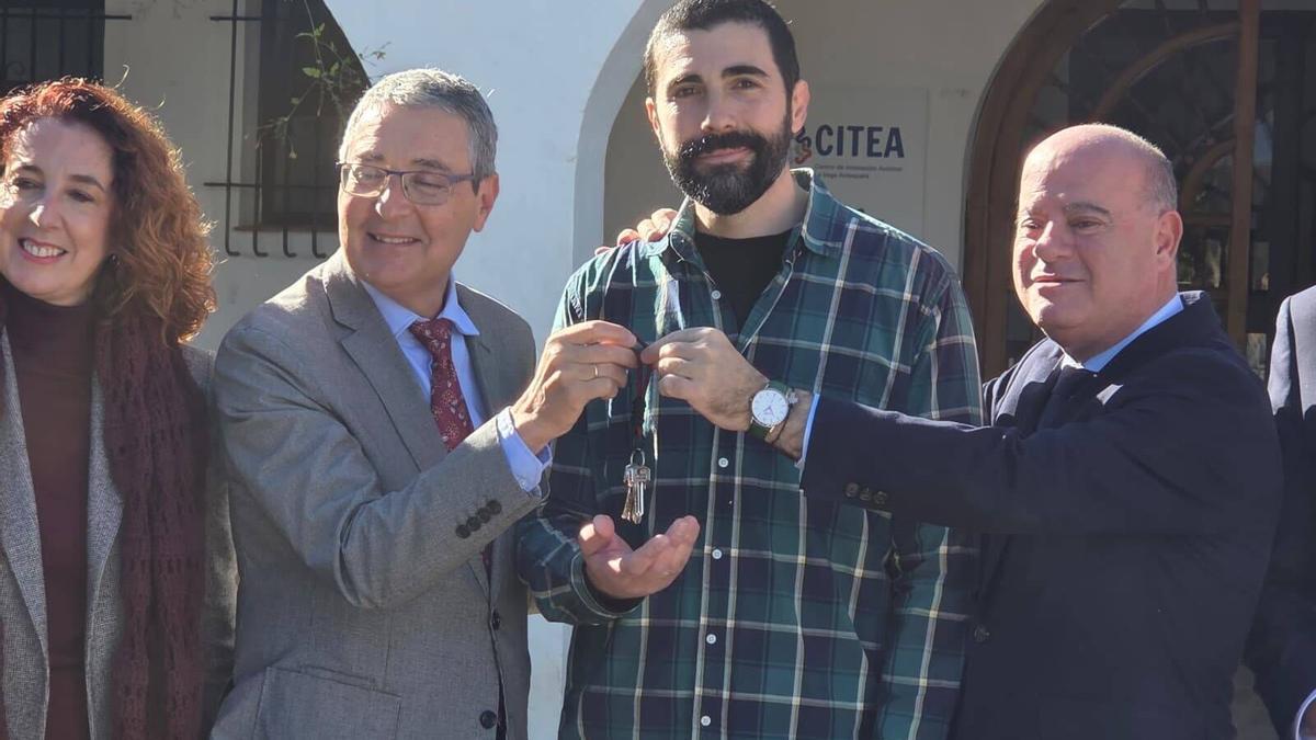 Entrega de llaves del complejo de La Vega en Antequera