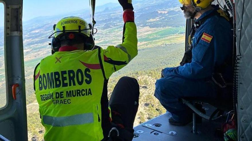 Rescatan en helicóptero a una excursionista en el Pico del Buitre de Moratalla