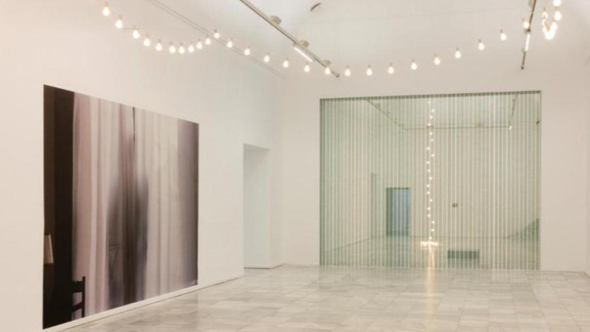 Vista de sala de la exposición de Felix Gonzalez-Torres en el Reina Sofía.