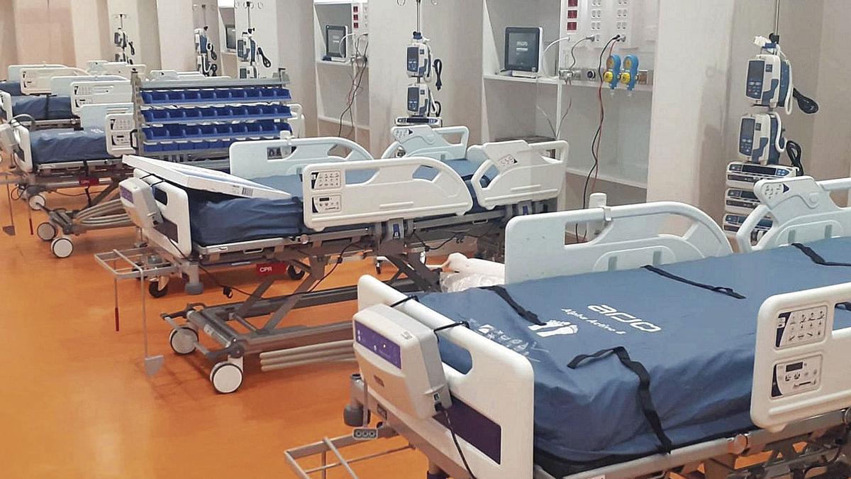 Aspecto parcial de la nueva UCI montada en el espacio que ocupaba el gimnasio de Rehabilitación del Hospital Universitario Central de Asturias (HUCA), que hoy entrará en servicio.