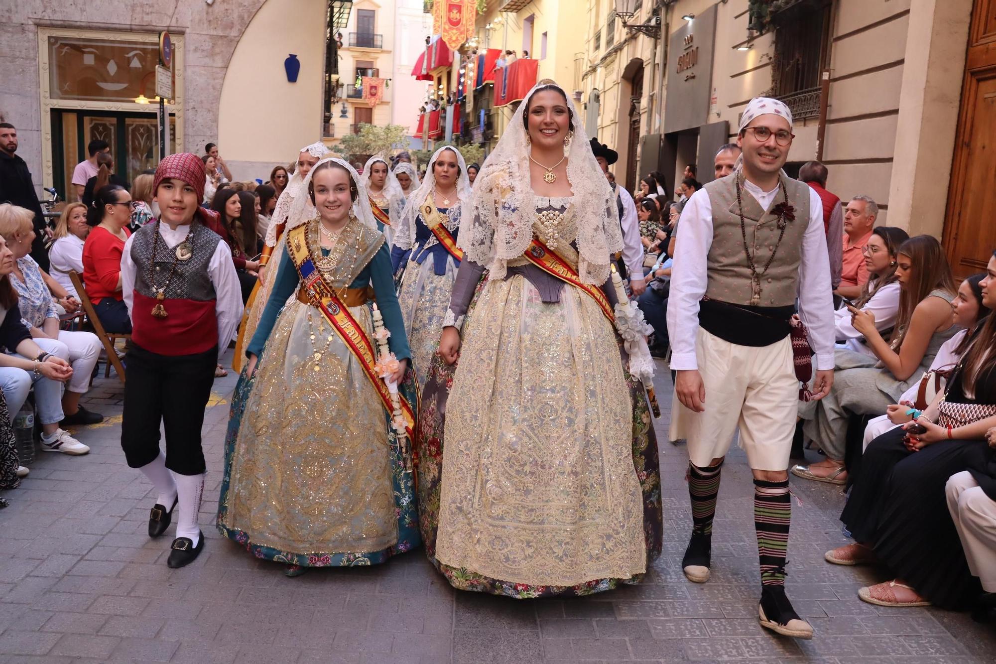 Comisiones de falla en la Procesión de la Virgen (3/5)