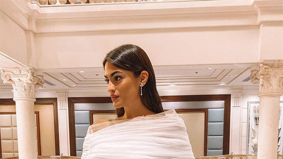 El look de novia de Marta Lozano con vestido de Sophie et voilà y mantón de manila