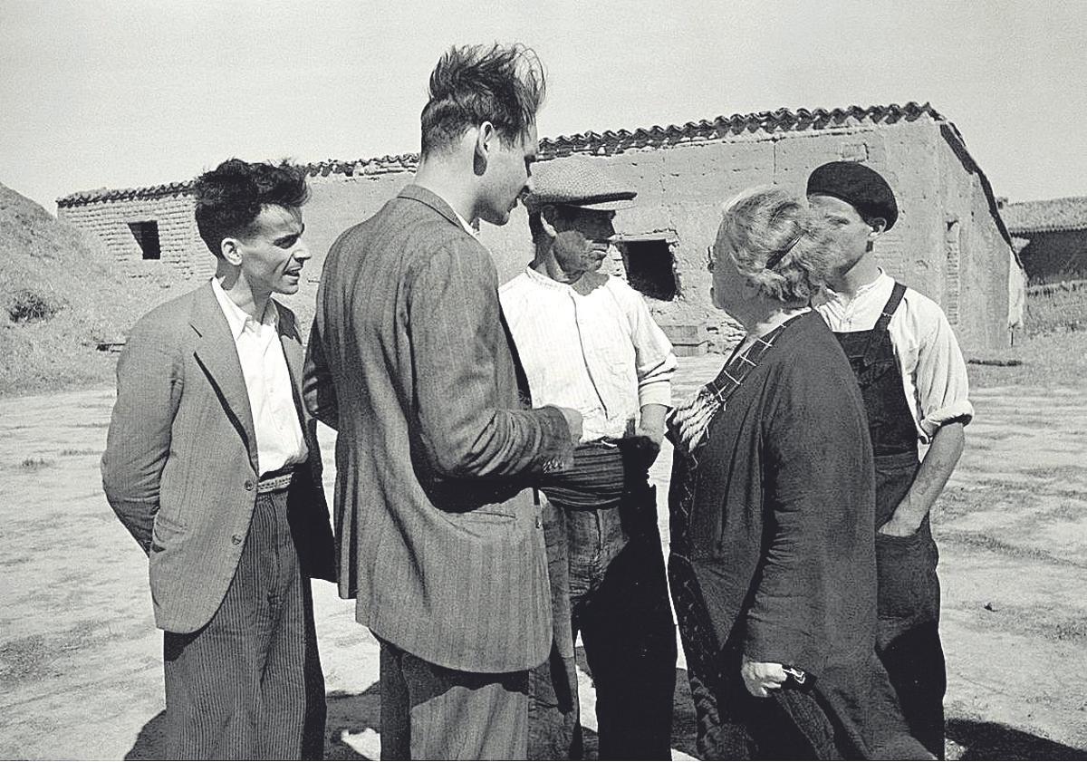 Margaret Michaelis, Emma Goldman y Martin Gudell en Albalate de Cinca,  octubre 1936.