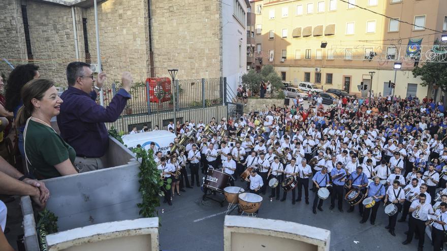 El himno de San Blas anticipa los Moros y Cristianos en Alicante