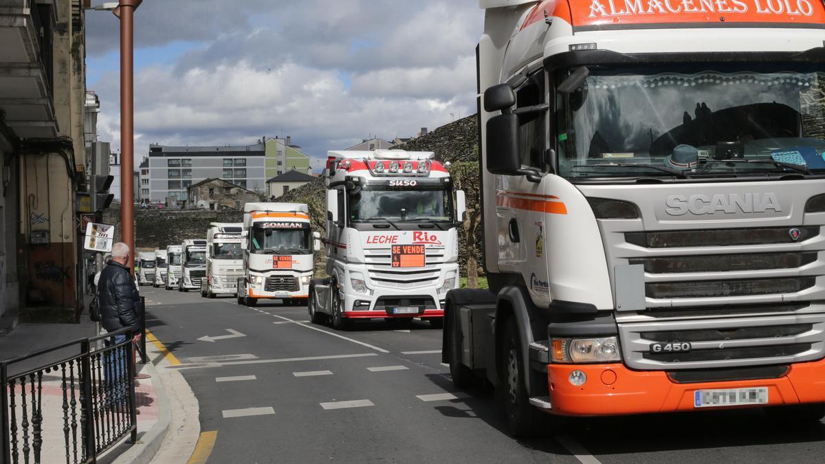 La huelga de los transportistas coloca a la industria al borde del colapso.