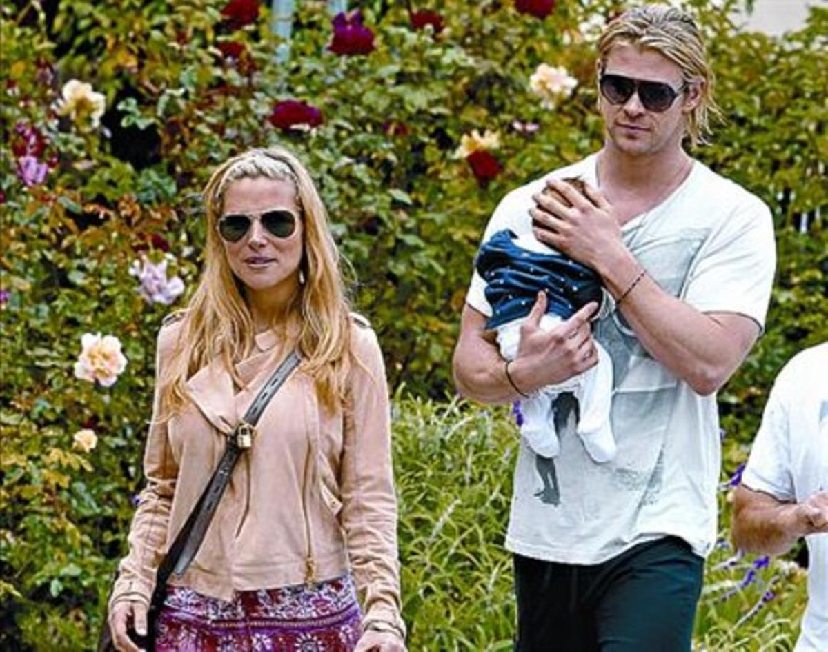 Elsa Pataky passeja amb el seu marit i la filla_MEDIA_1 Elsa Pataky passeja amb el seu marit i la filla_MEDIA_1