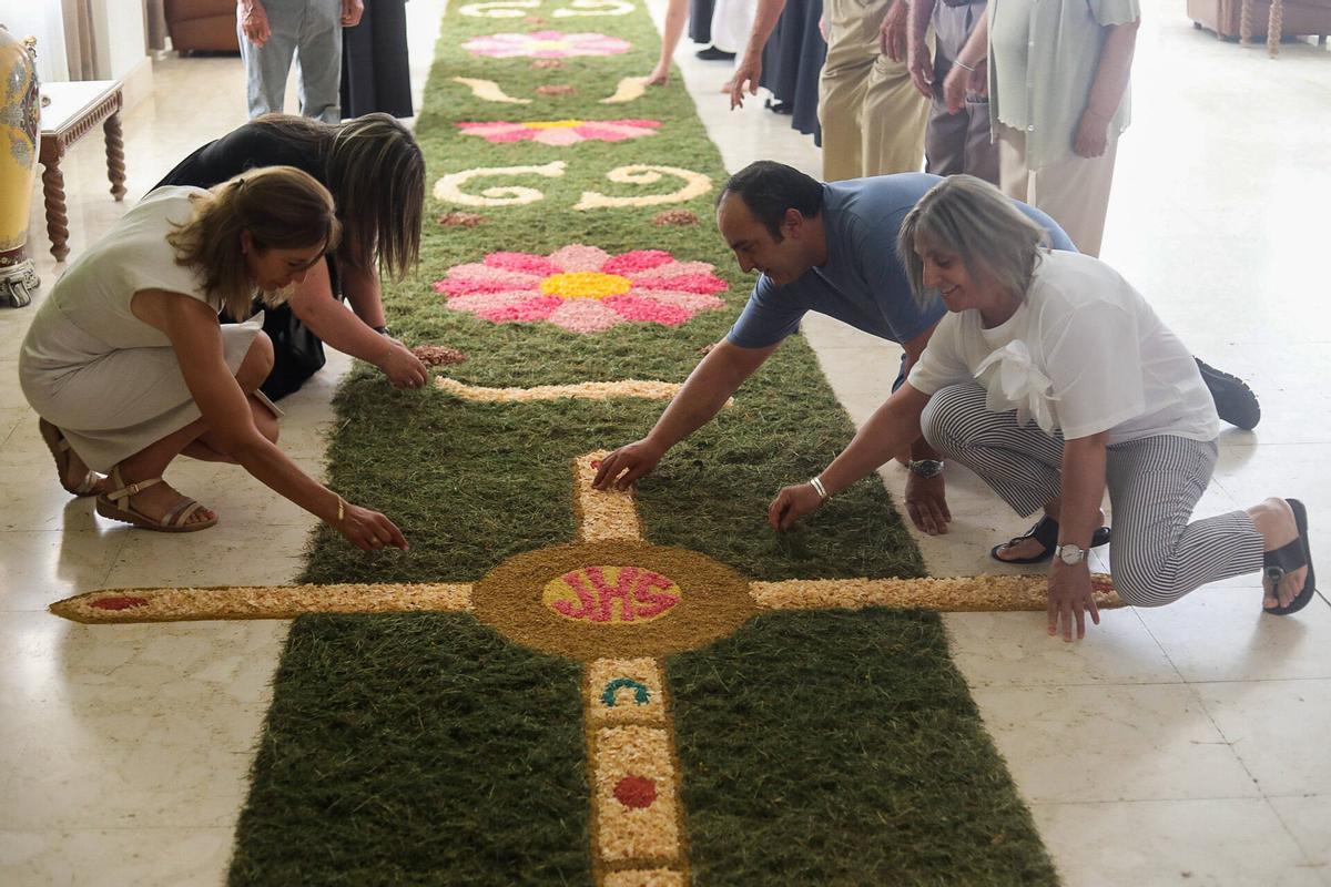 El Perdigón diseña la alfombra floral para las Hermanitas de los Ancianos Desamparados El Perdigón diseña la alfombra floral para las Hermanitas de los Ancianos Desamparados