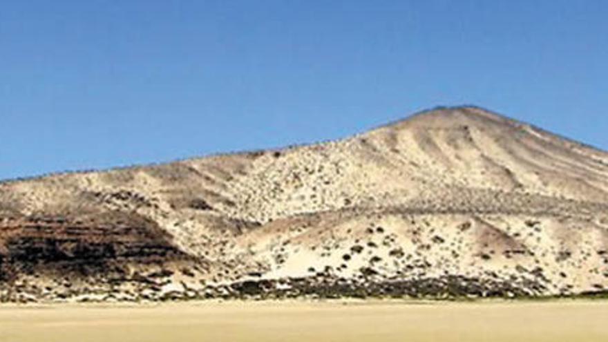 Imagen del paraje de Montaña Rayada, en Jandía, donde la empresa del mismo nombre compró en los 70.