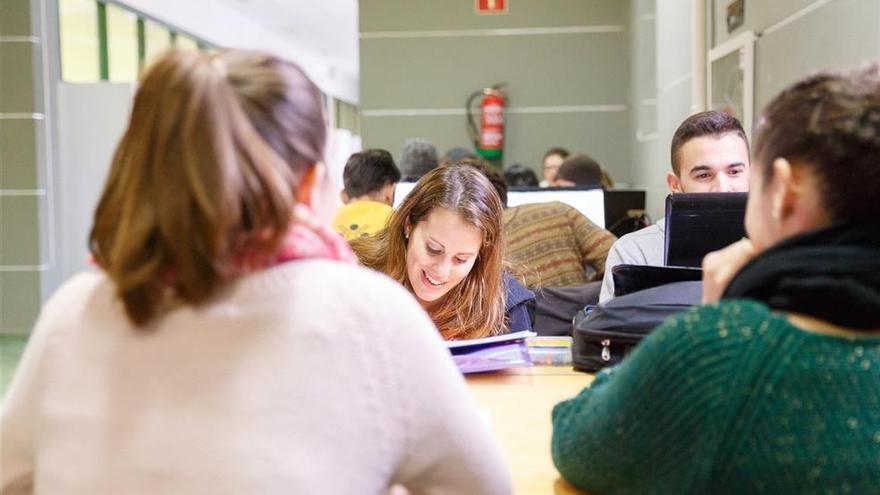 La Junta tramita 25.386 solicitudes de becas durante el curso pasado en Córdoba