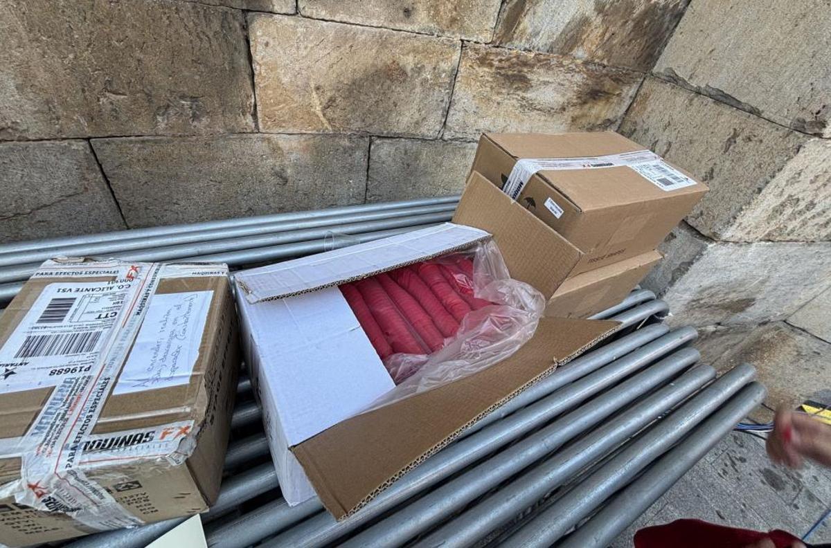 Los pétalos de rosa eran rollos de papel
