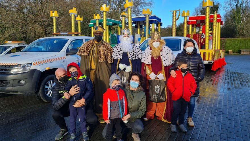 Cabalgatas y recepciones de los Reyes en la comarca de A Coruña: desde Oriente con &#039;escudo COVID&#039;