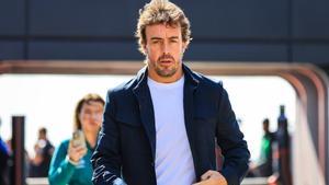 Fernando Alonso, este jueves a su llegada al circuito de Silverstone.