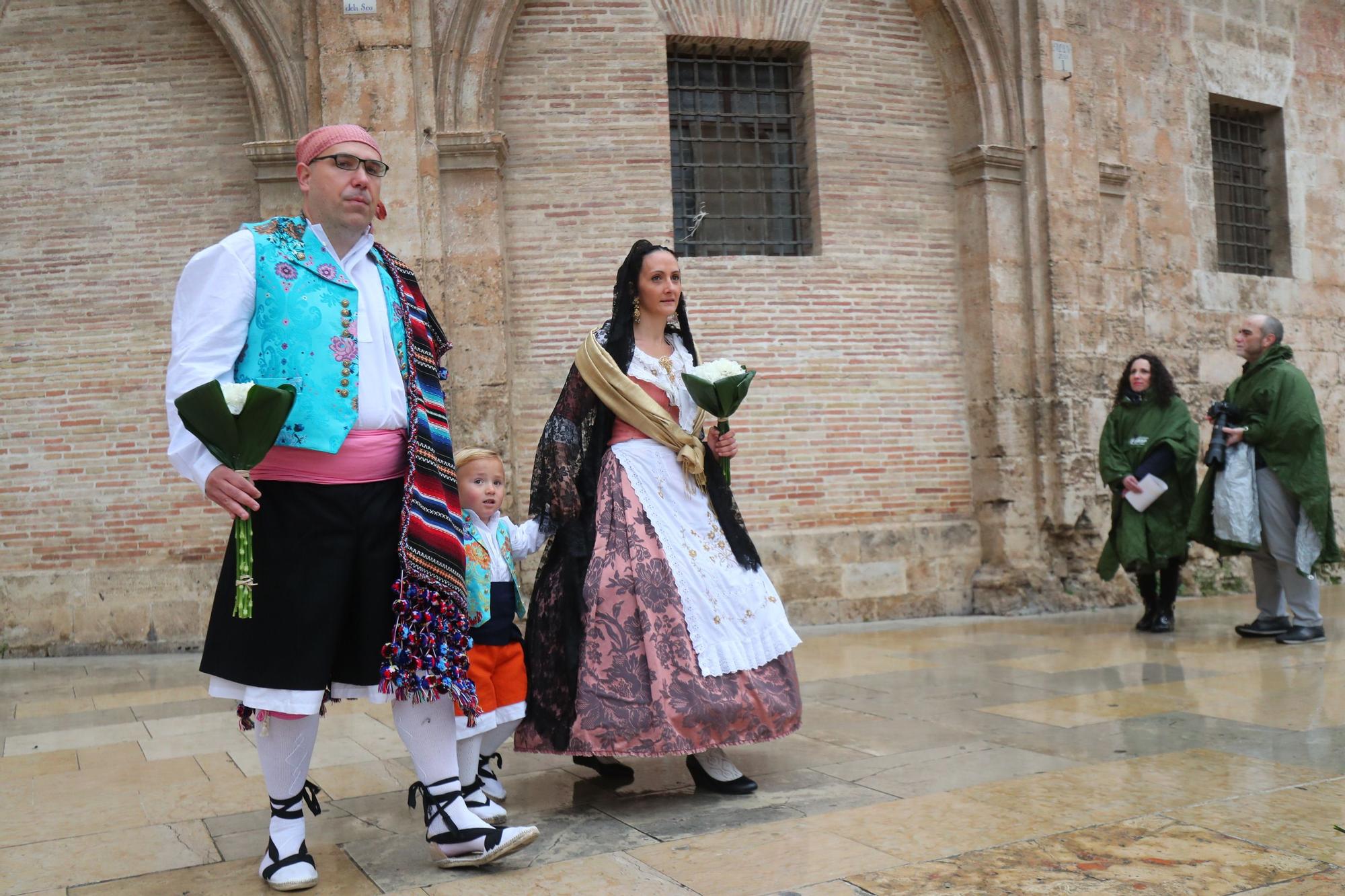 Búscate en el primer día de ofrenda por la calle de la Paz (entre las 15:30 a las 17:00 horas)