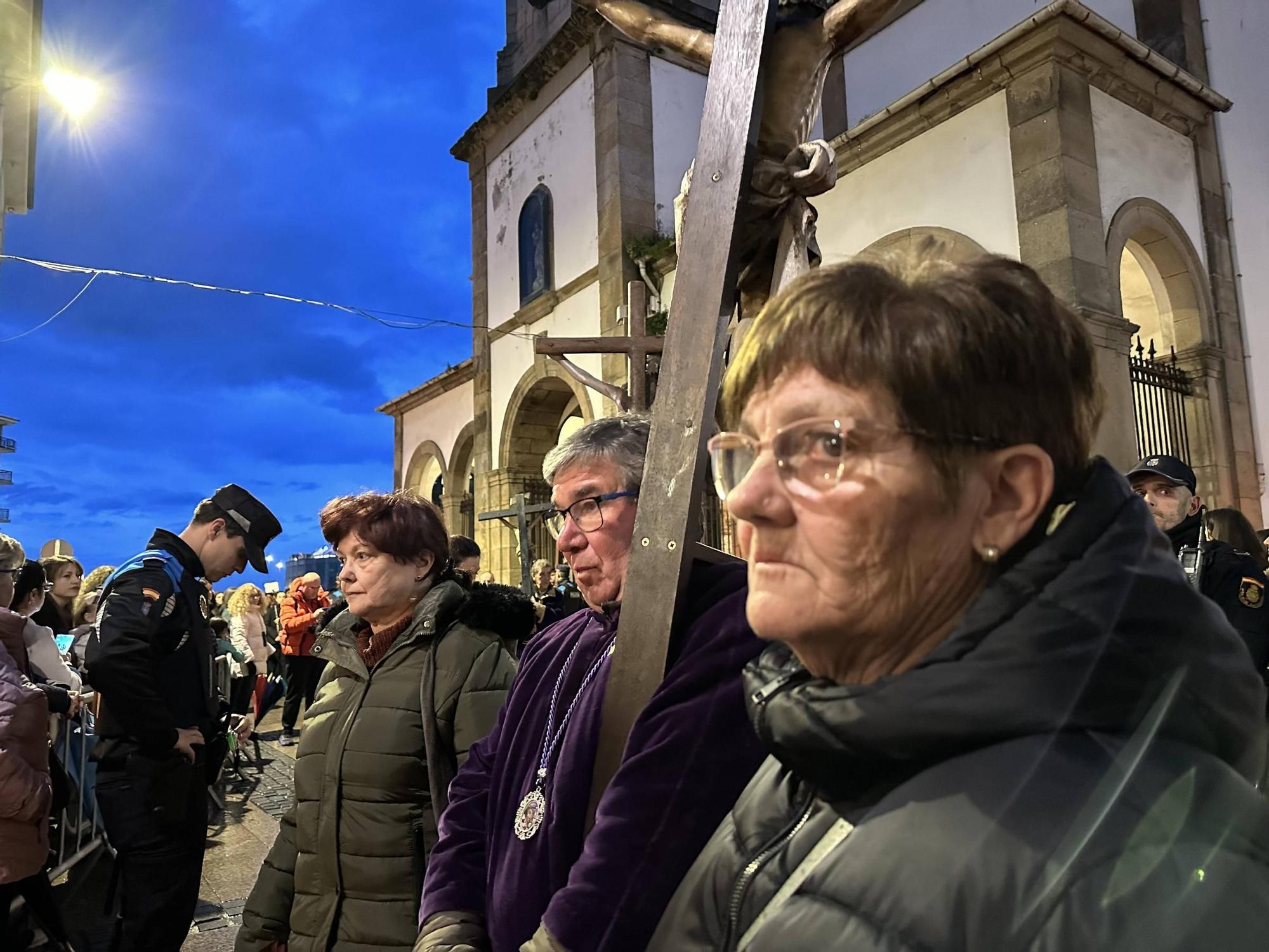 EN IMÁGENES | La envolvente procesión del Nazareno en Luarca