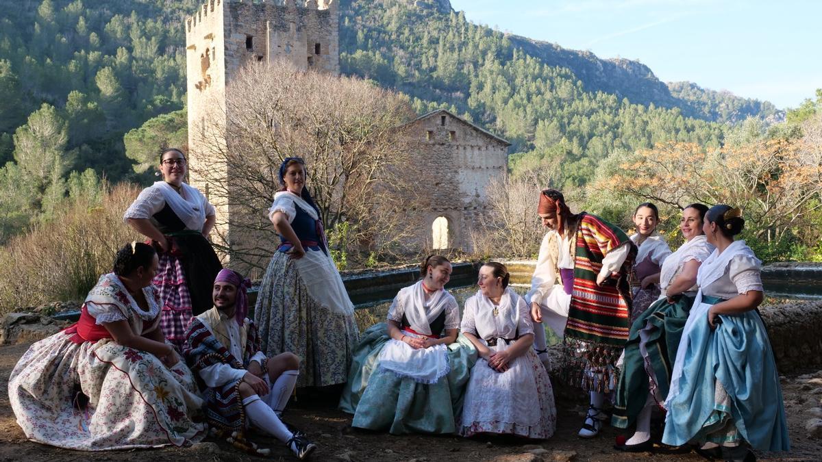 Integrantes del Grup de Danses d’Alzira.