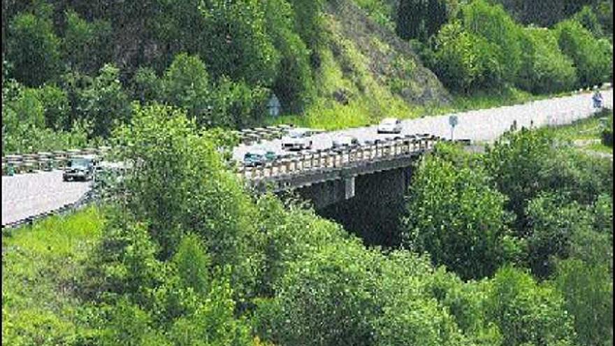 Carretera de los túneles de Riaño, que será desdoblada con cargo a los fondos mineros.