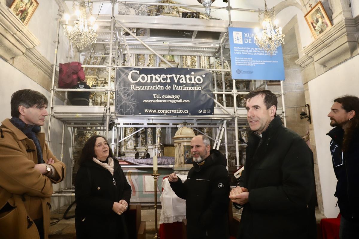 El alcalde Carlos Martínez, por la izquierda, con Belén do Campo