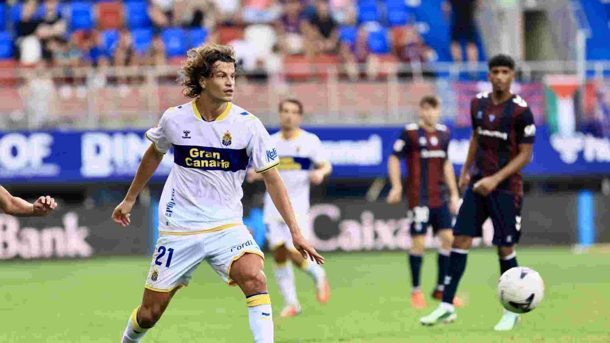 Desarmados y a lo loco en la UD Las Palmas