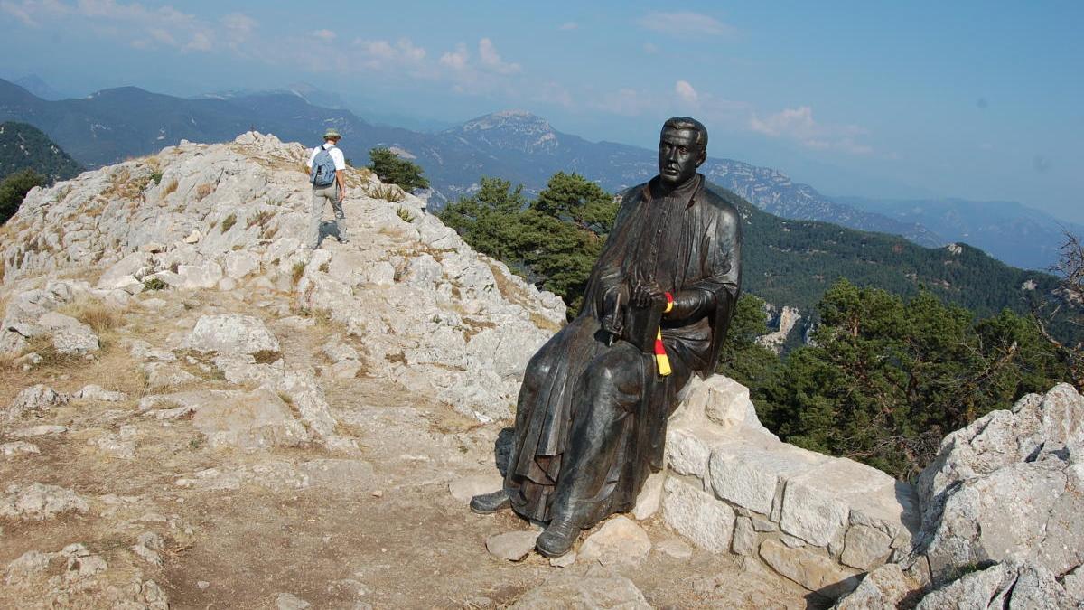 L&#039;escultura a Mossèn Cinto Verdaguer.