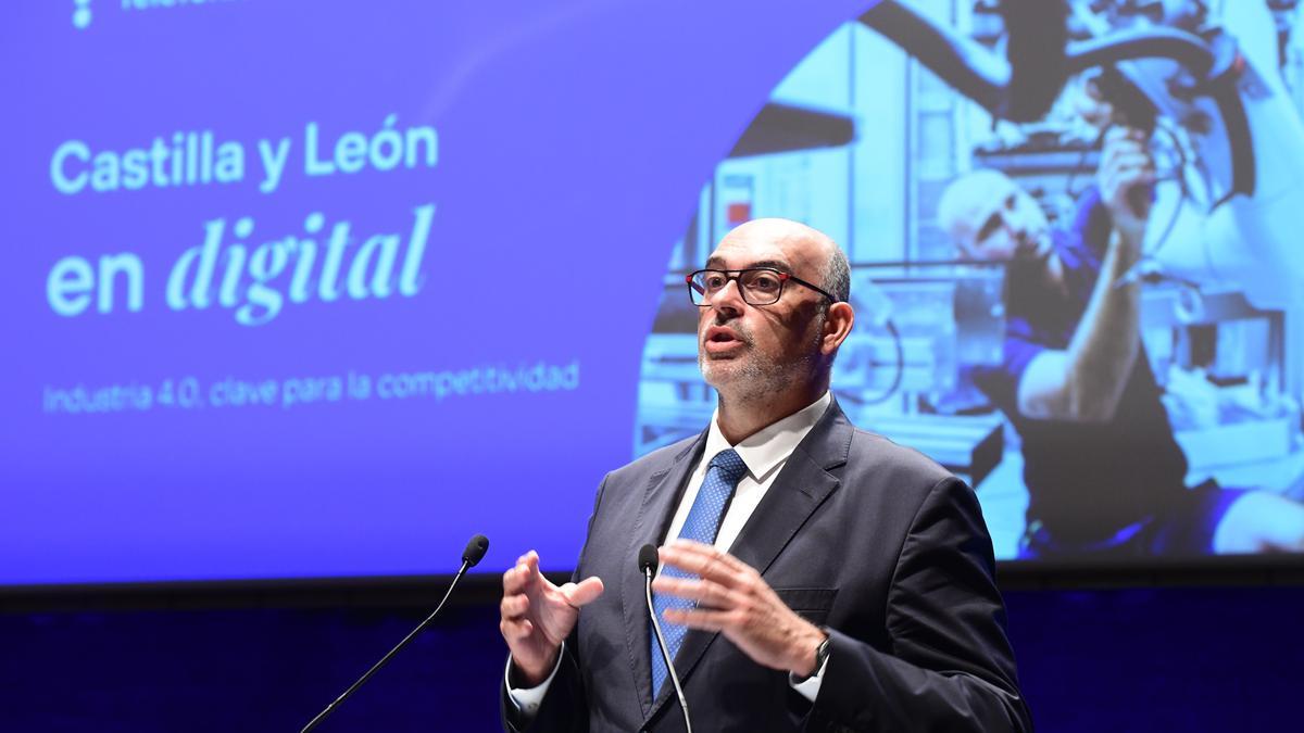 El presidente de Telefónica España, Emilio Gayo, durante su intervención en Burgos.