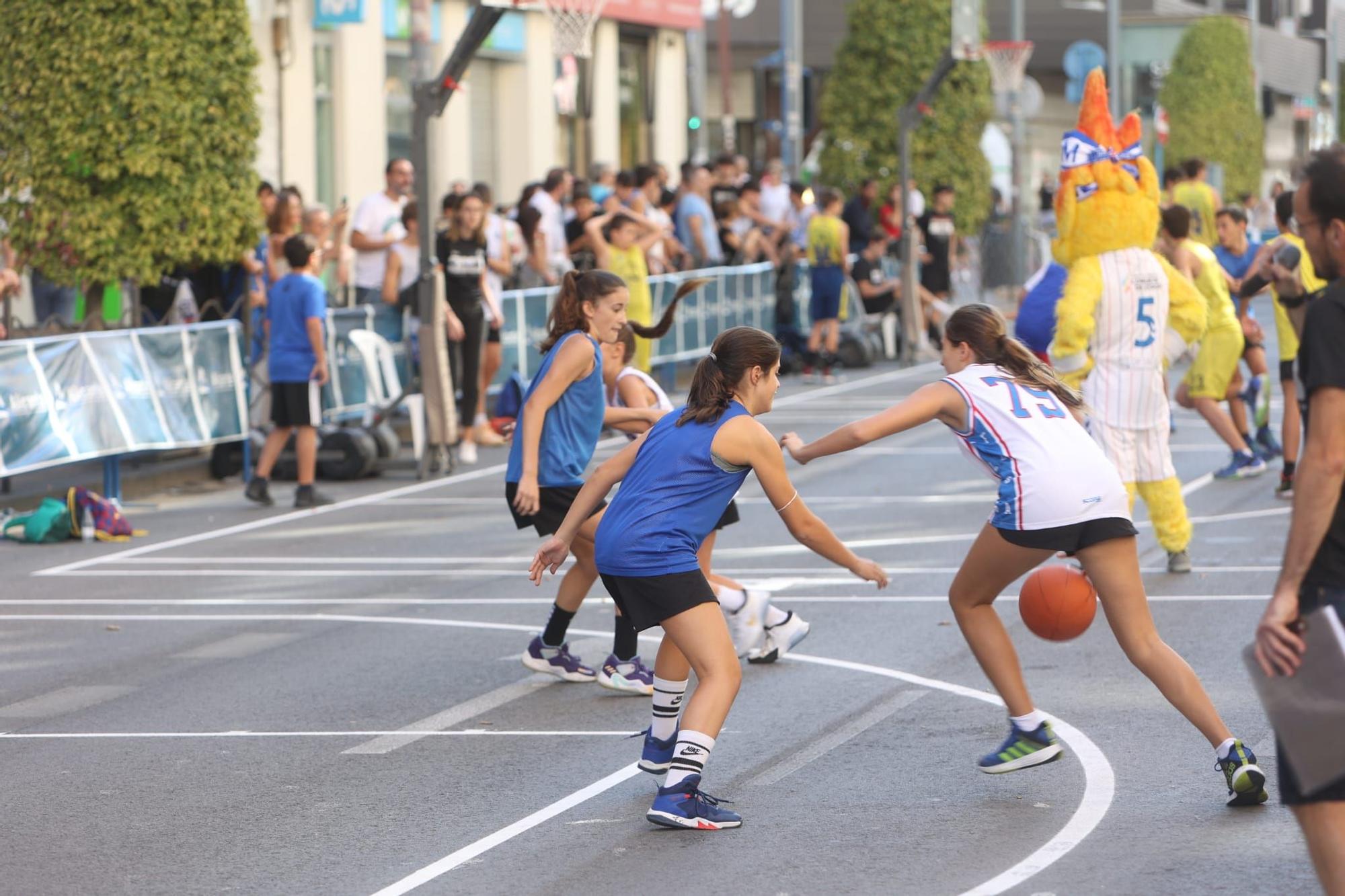 Evento del Torneo de Baloncesto en la avenida Maisonnave