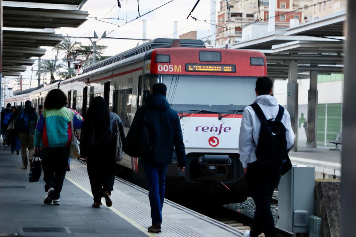 Primera jornada de la huelga de maquinistas en València