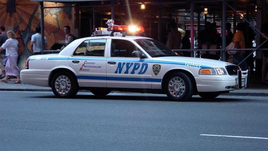 La Policía de Nueva York obliga a una mujer a dar a luz esposada y con los tobillos encadenados