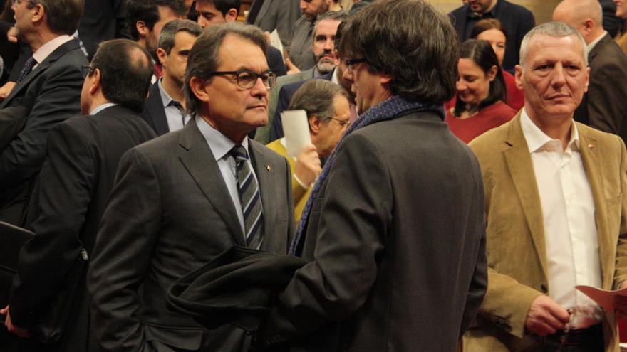 Artur Mas parlant amb Carles Puigdemont