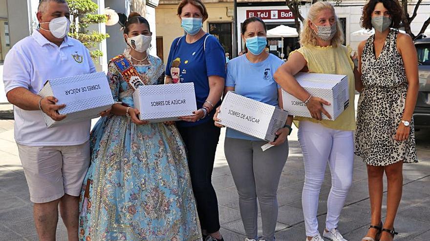 Quart reparteix 150.000 sobres de sucre amb frases de dones