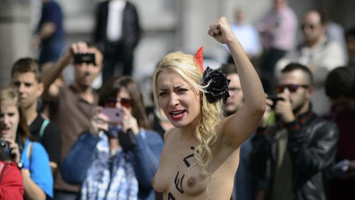 Primera protesta oficial de Femen en España.