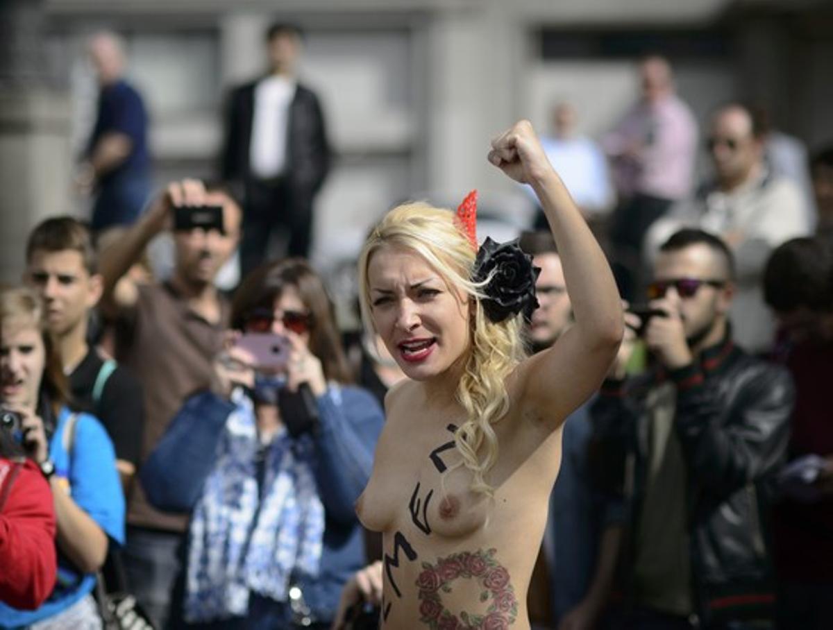 Primera protesta oficial de Femen a Espanya.