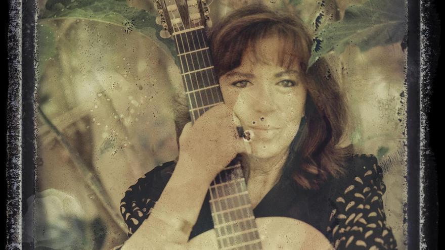 así suena ‘Blaus i sol de roses blanques’, con letra de Blai Bonet