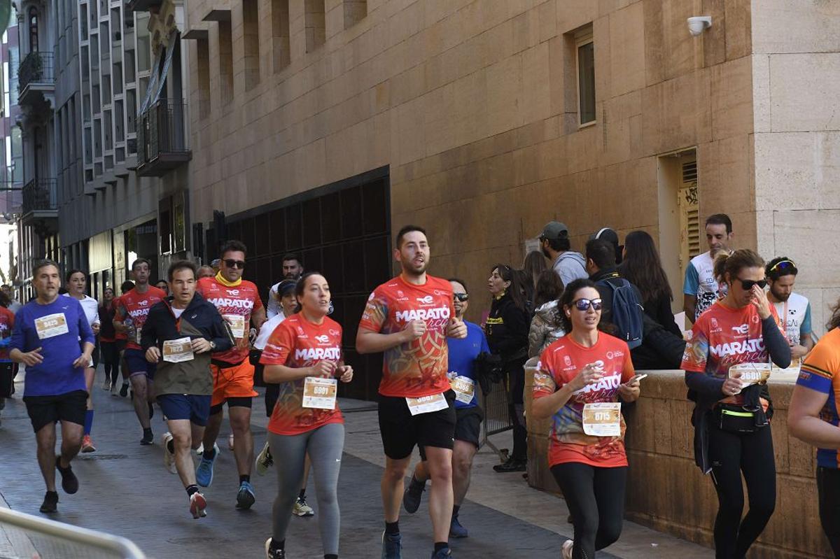 Podios de los ganadores y llegadas a la meta en la TotalEnergies Murcia Maratón Costa Cálida