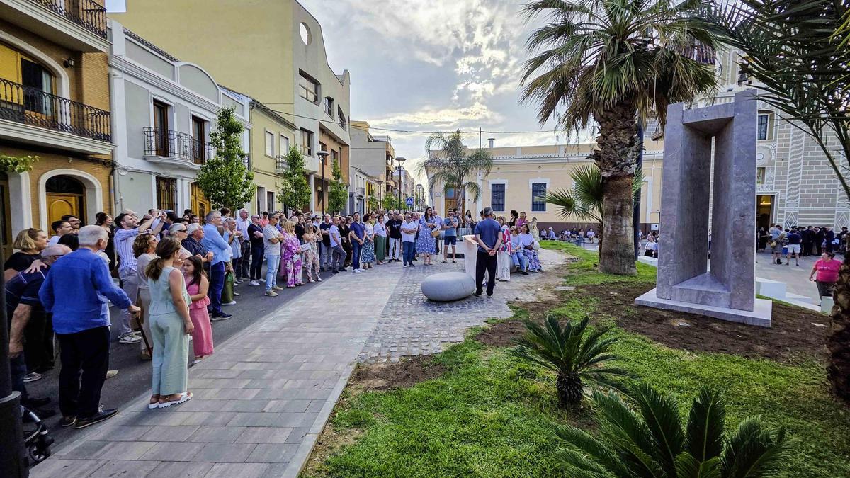 Picassent erige un monumento en homenaje a la Torre d'Espioca y a la Vallivana