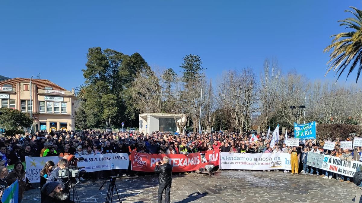 Imagen de la pasada manifestación en Noia contra lo vertidos de la mina de San Finx