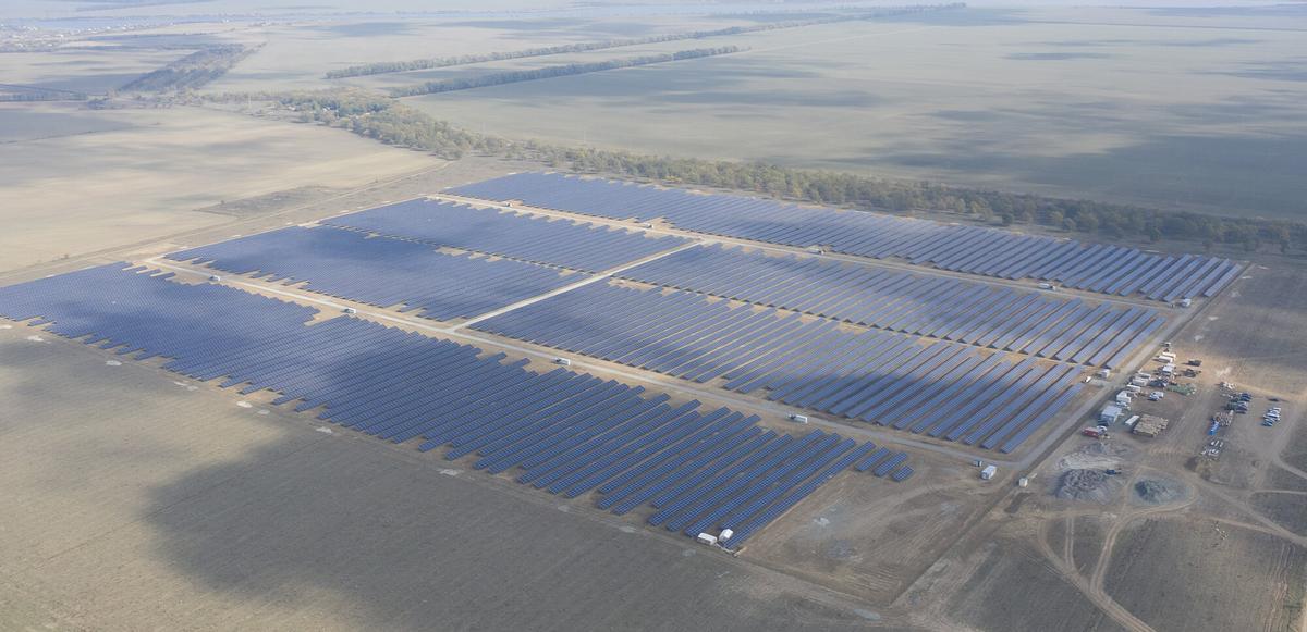 Imagen aérea de una planta fotovoltaica de Acciona en Odesa (Ucrania)