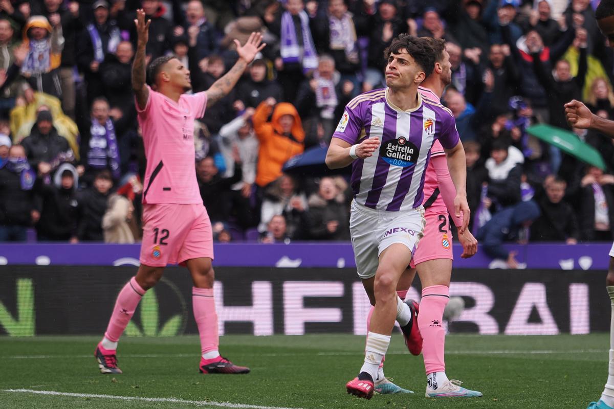 Aguado (Valladolid) celebra un gol contra l'Espanyol