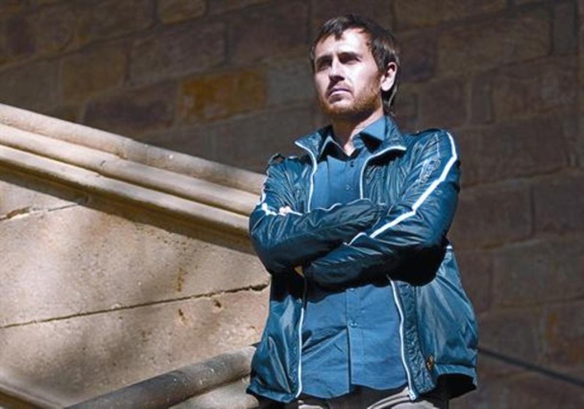 Arrels empordaneses 8 Carles Sanjosé va néixer el 1977 a la Bisbal d’Empordà, on viu.