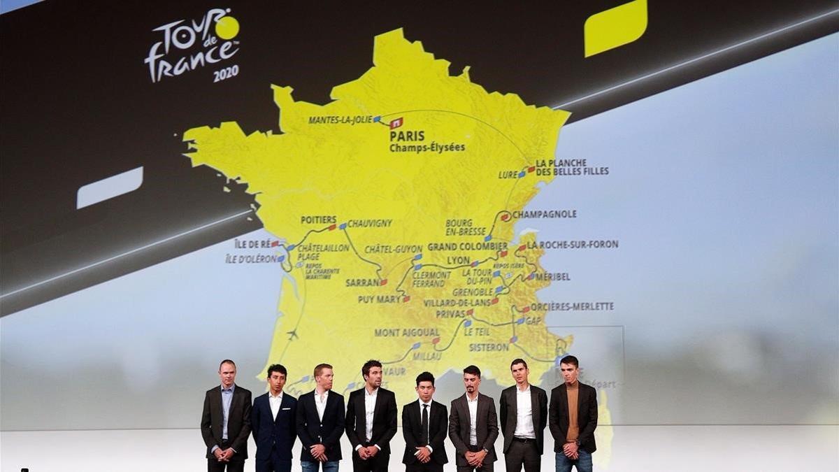 Froome, Bernal, Kruijswik, Pinot, Ewan, Alaphilippe, Barhuil y Bardet en la presentación del Tour-2020.