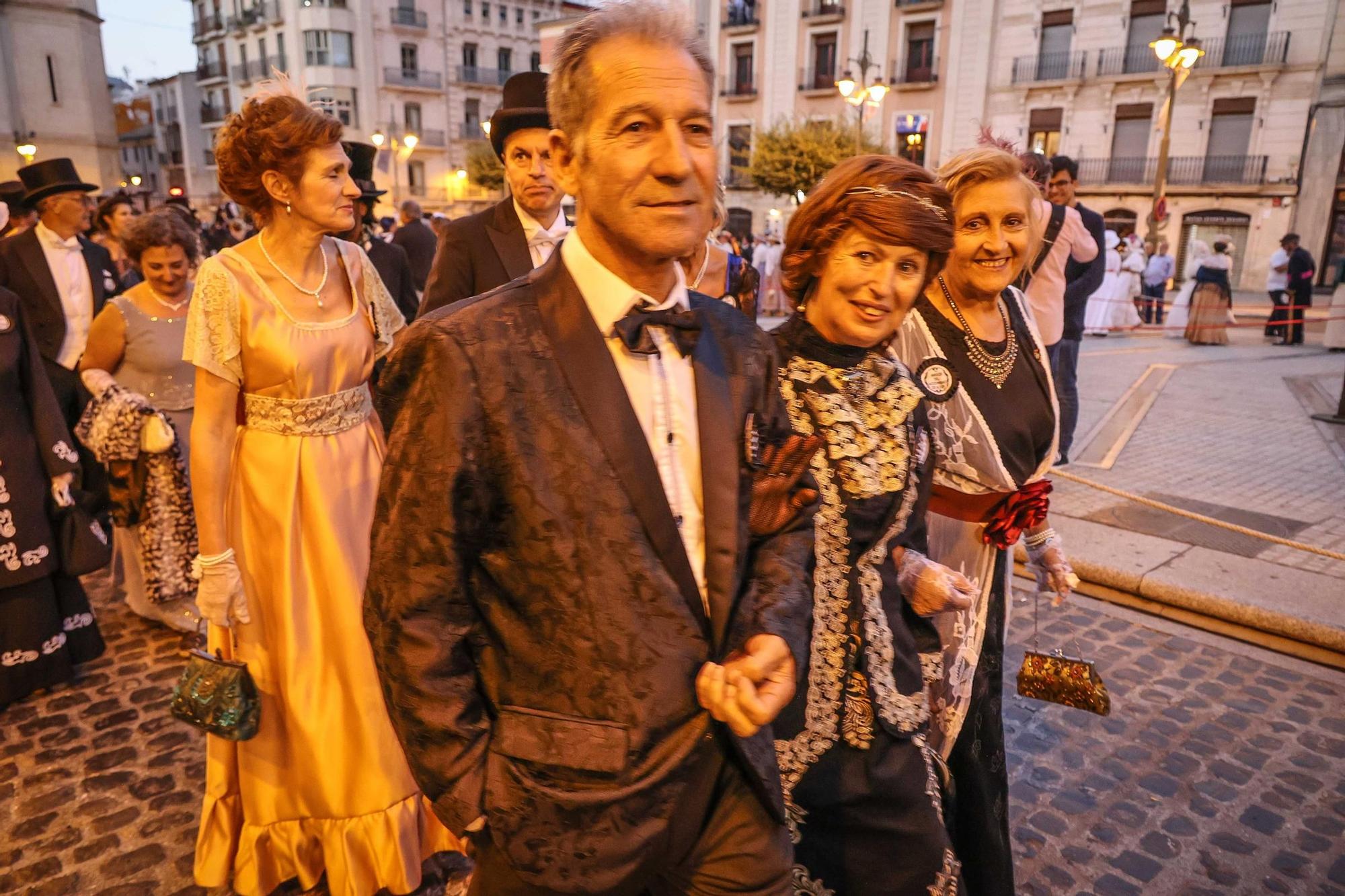 Inicio de la Feria Modernista de Alcoy 2025