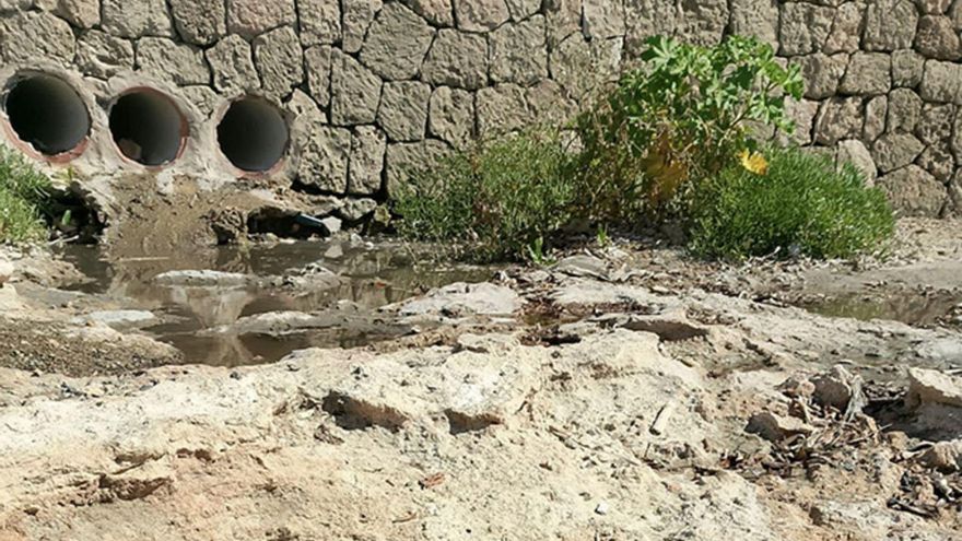 Sant Antoni tomó muestras de Caló des Moro el día después del vertido