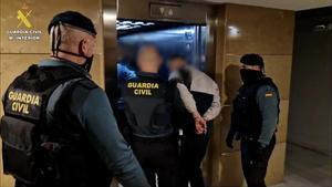 Desarticulada una red que extorsionaba a 100 personas en webs de citas con contenido sexual