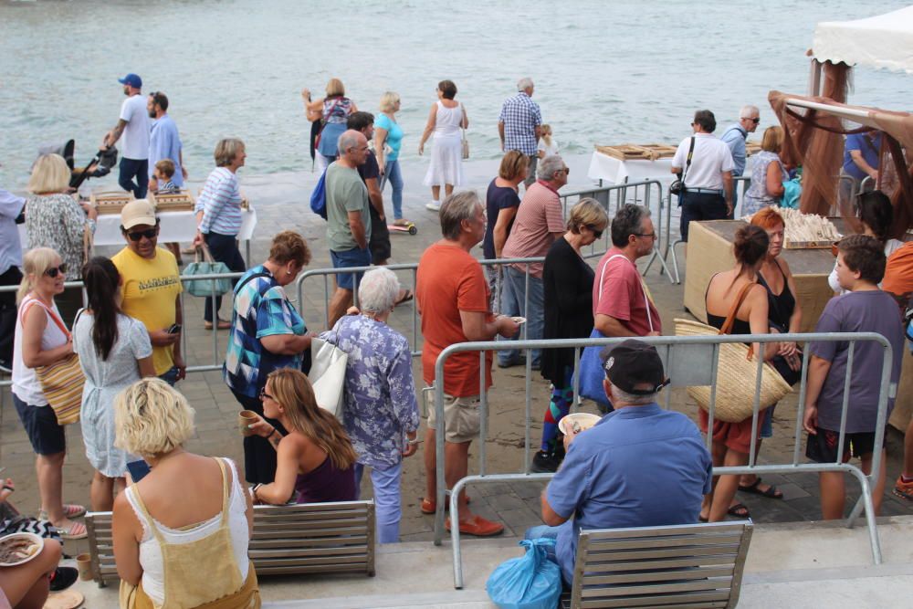 La Festa de la Sal a la platja de les Barques.