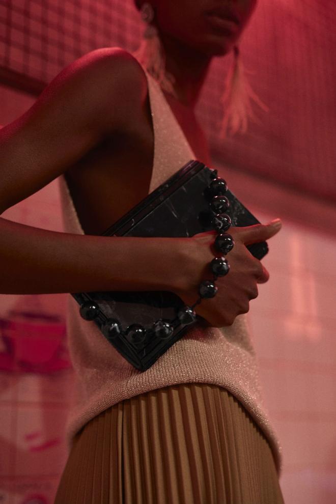 Bolso con asa de bolas de Parfois