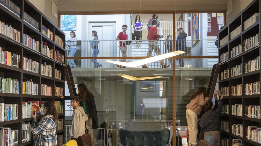 Alumnado del Rosalía y el Peleteiro domina la Olimpiada Gallega de Química de la USC
