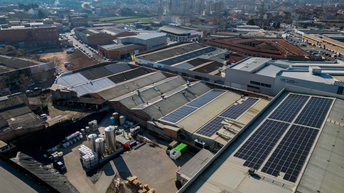 Plaques solar instal·lades a la teulada de Texpol, al polígon dels Dolors de Manresa
