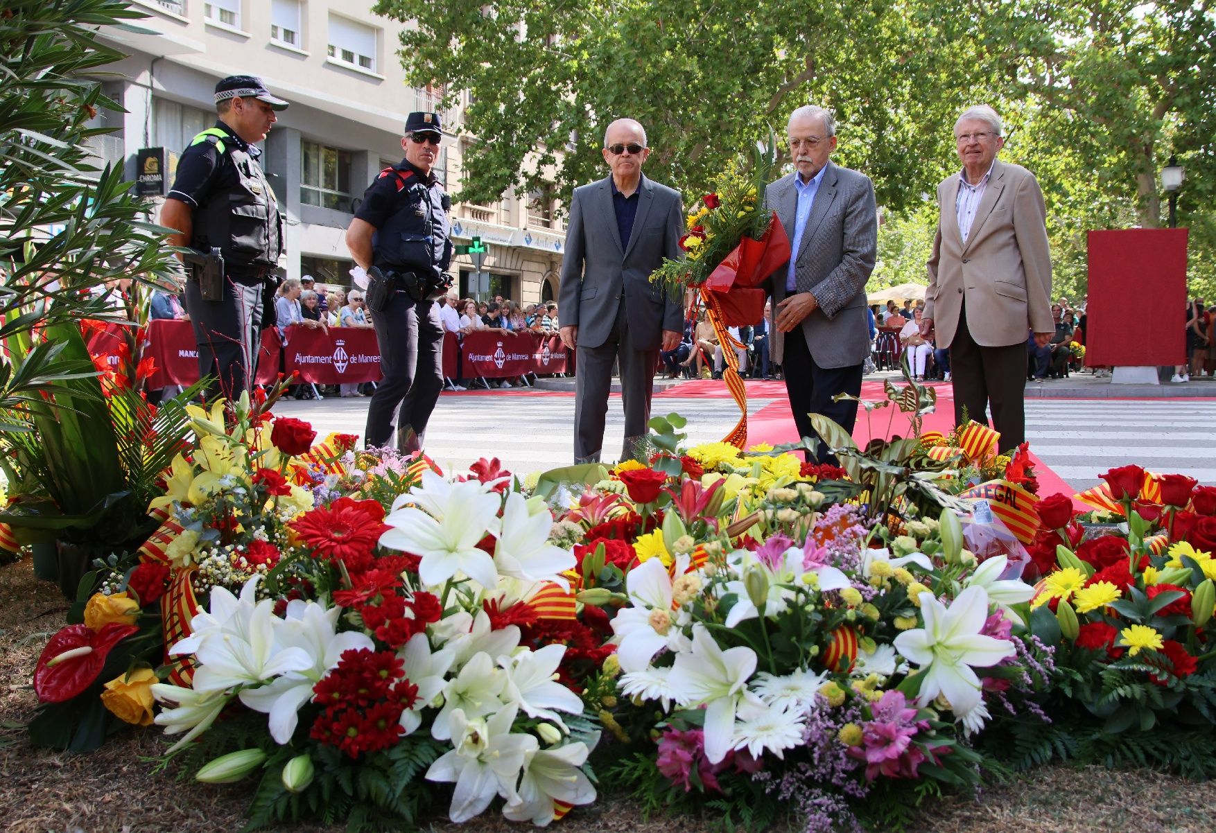 Així ha estat l'acte institucional per la Diada a Manresa