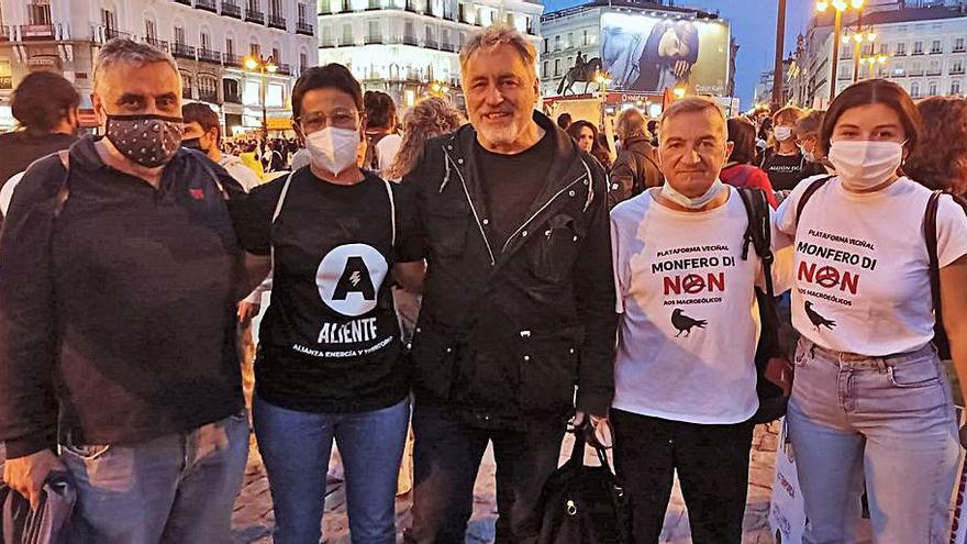 Plataformas gallegas protestan en Madrid contra la proliferación de parques eólicos