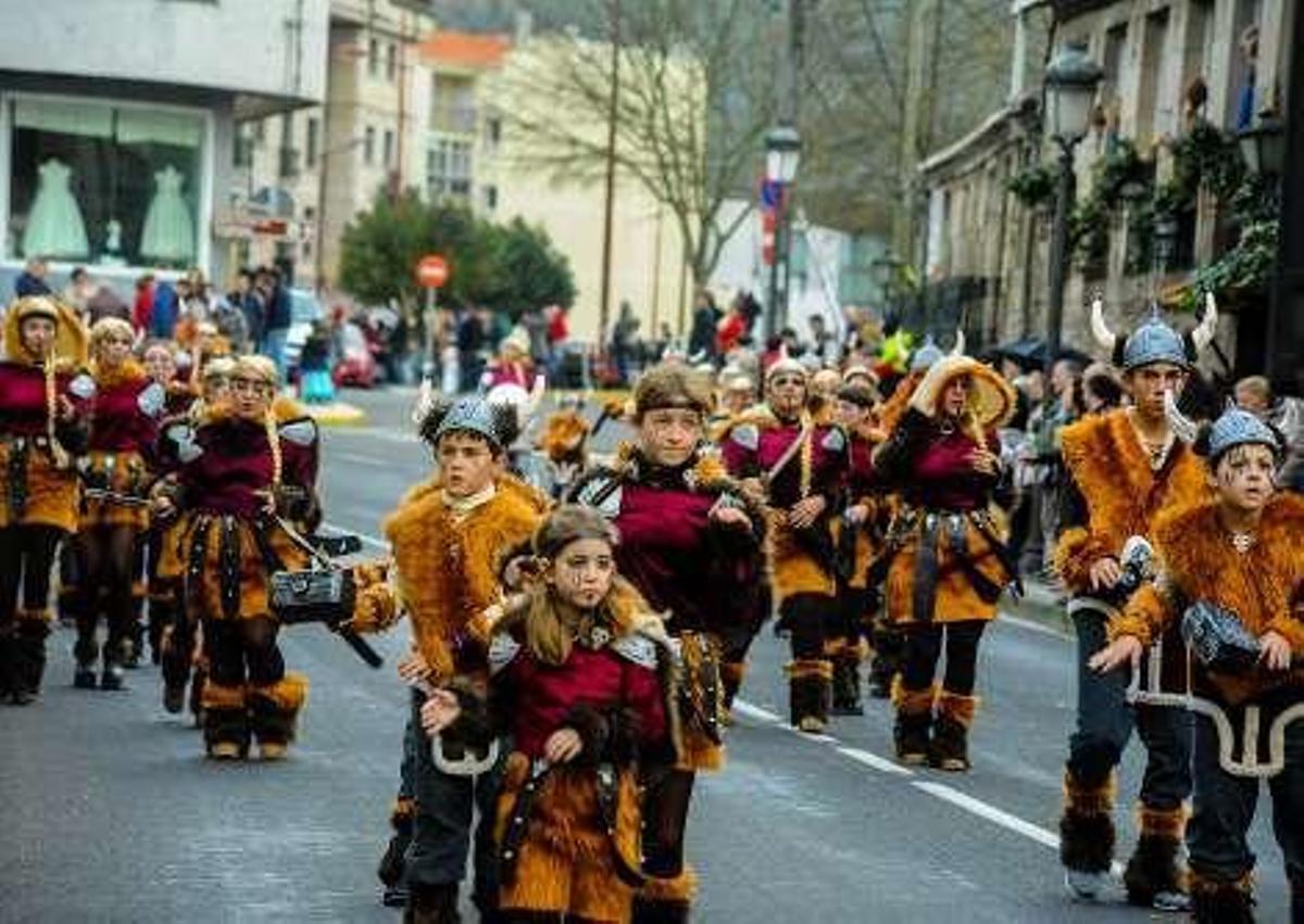 Construcciones Trump, disfraces reciclados y el Humol Almadiño, premios del Carnaval de Poio